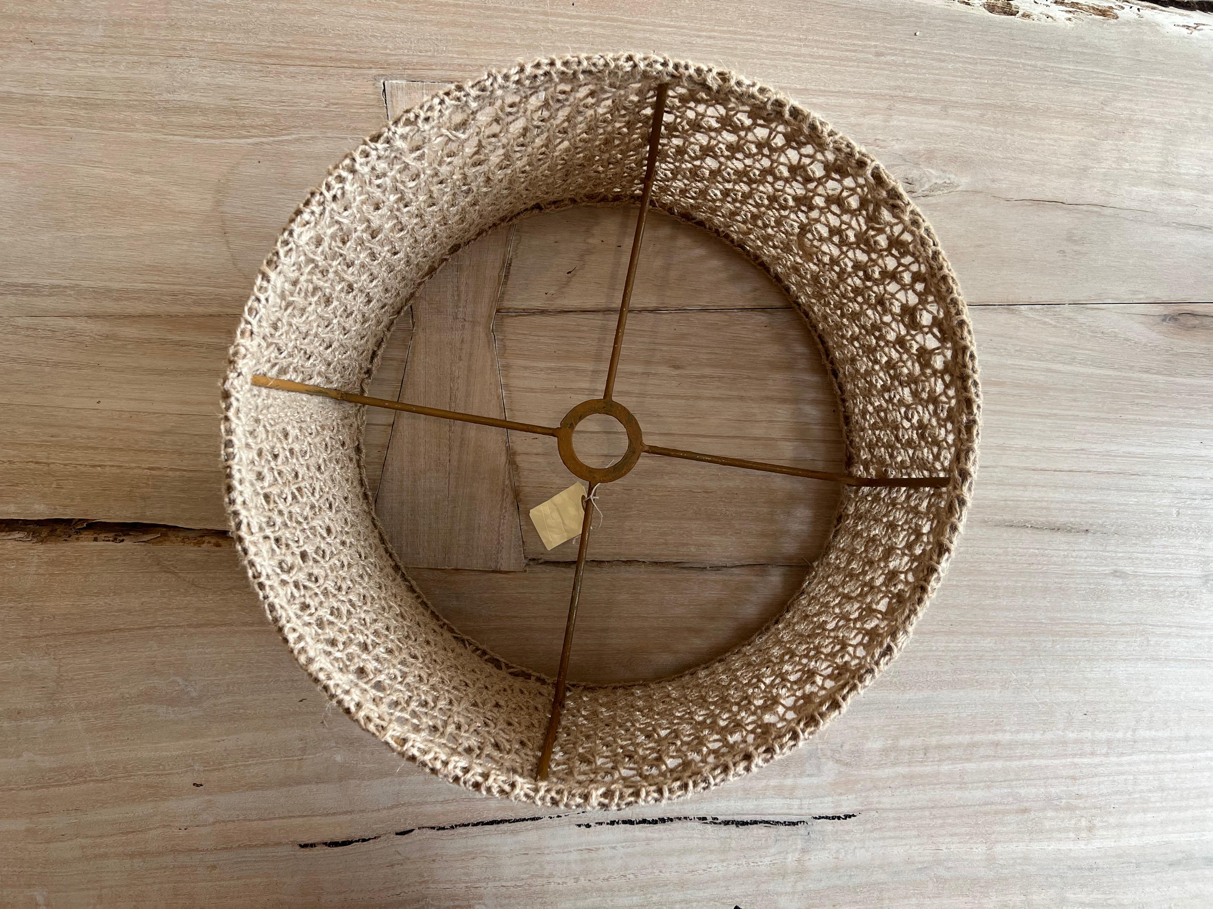 Handmade lampshade with 100% sustainable organic jute by the renowned Catalan brand 