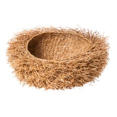 Ciotola decorativa in vetiver del Madagascar fatta a mano in stile contemporaneo