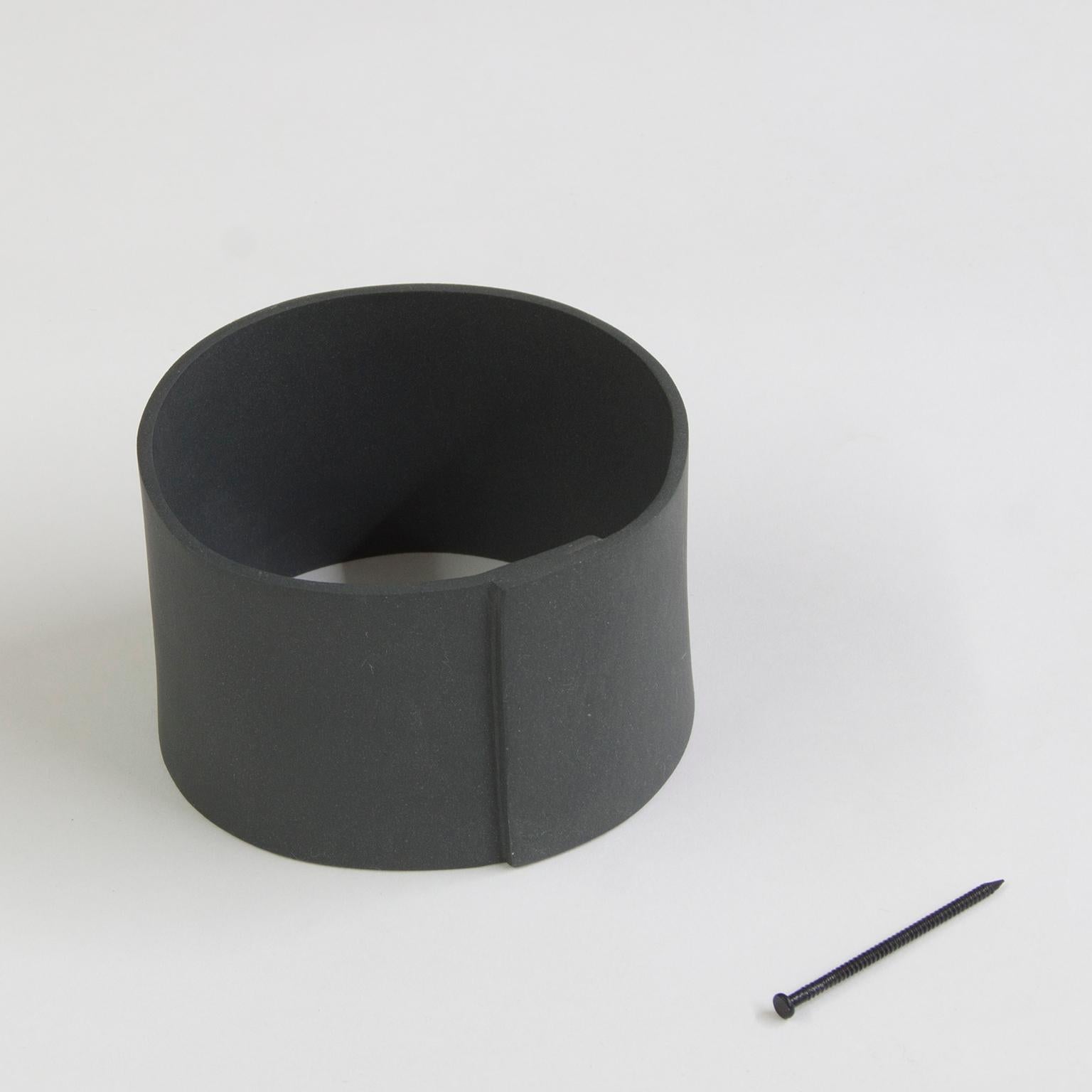 Handmade Contemporary Decorative Object Dark Grey Porcelain Ring In New Condition For Sale In Zapopan, Jalisco
