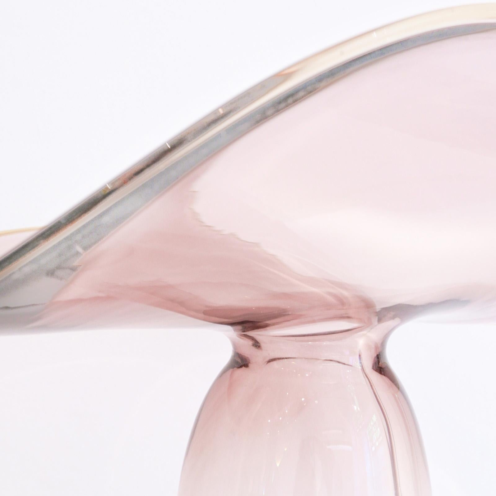 Italiano Vaso Auris C di Atelier A.I.C., fatto a mano e contemporaneo, in vetro fuso di Murano. in vendita