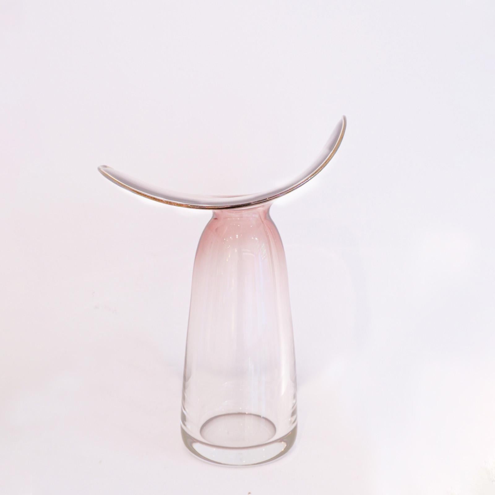 XXI secolo e contemporaneo Vaso Auris C di Atelier A.I.C., fatto a mano e contemporaneo, in vetro fuso di Murano. in vendita