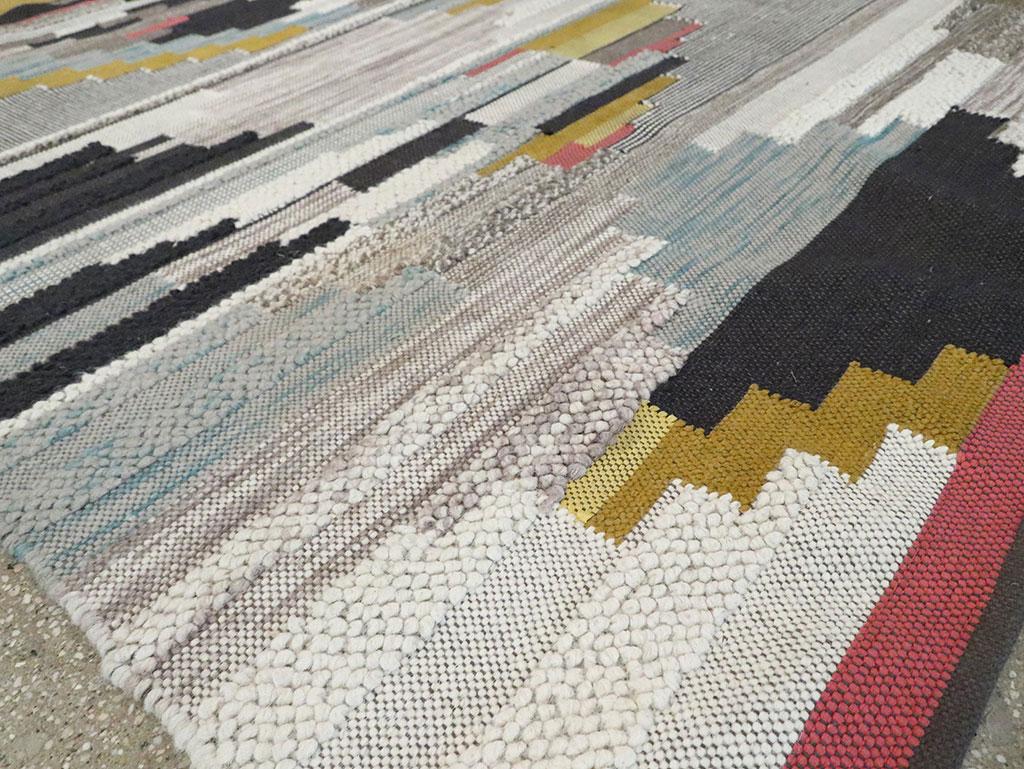 Tapis persan contemporain Kilim à tissage plat fait à la main en vente 1