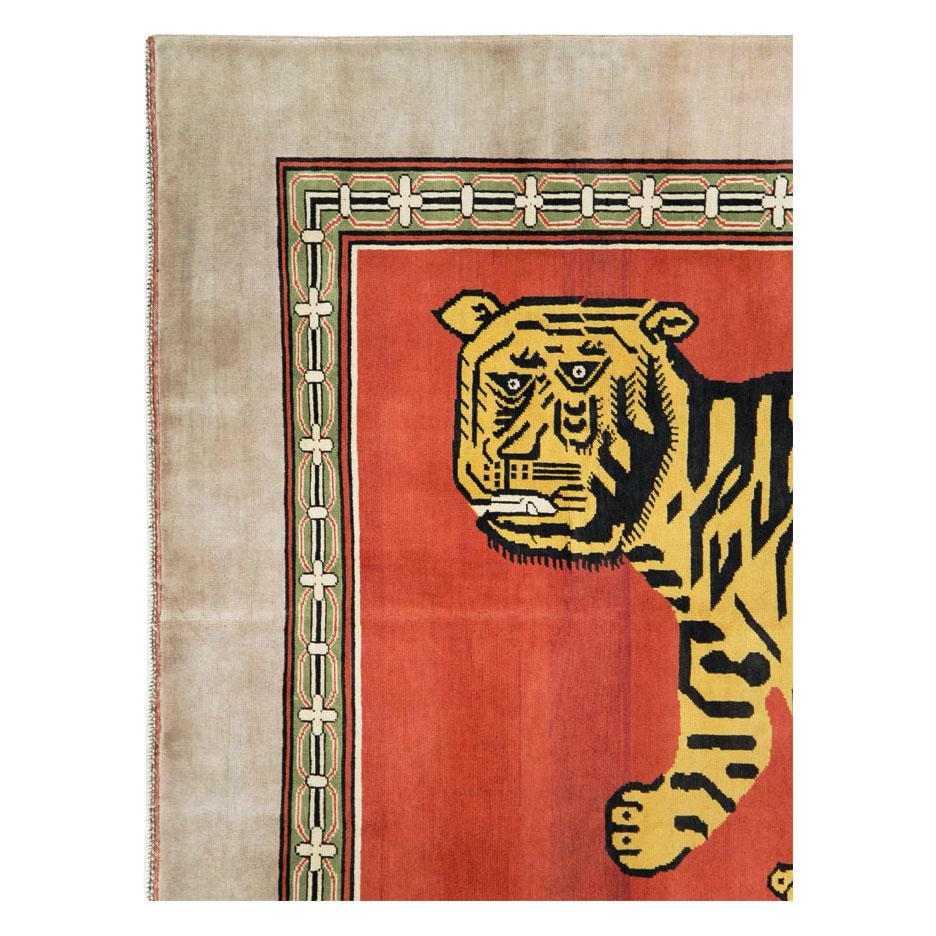 Artisanat Tapis d'accent contemporain fait main représentant un tigre en vente