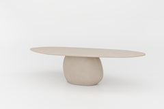 Table de salle à manger sculpturale contemporaine en plâtre, fabriquée à la main, avec pied en forme de rocher, S260