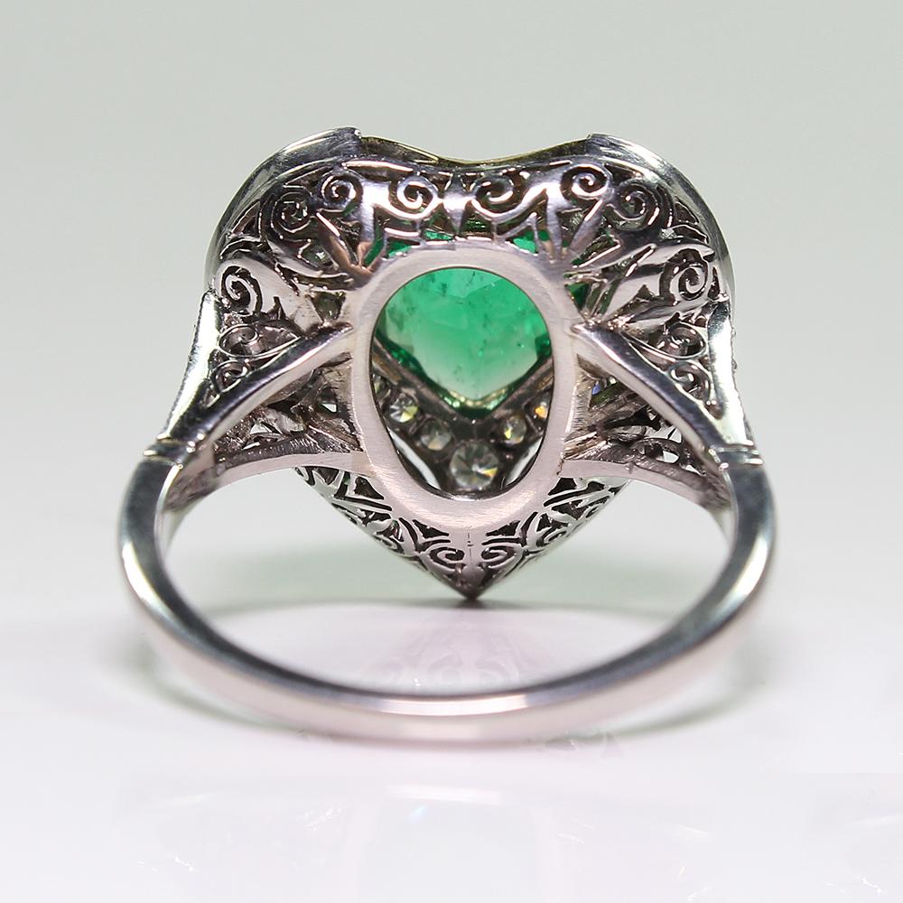 Contemporary Handmade Platinum 1.75 Carat Emerald and Diamond Ring In New Condition In Miami, FL