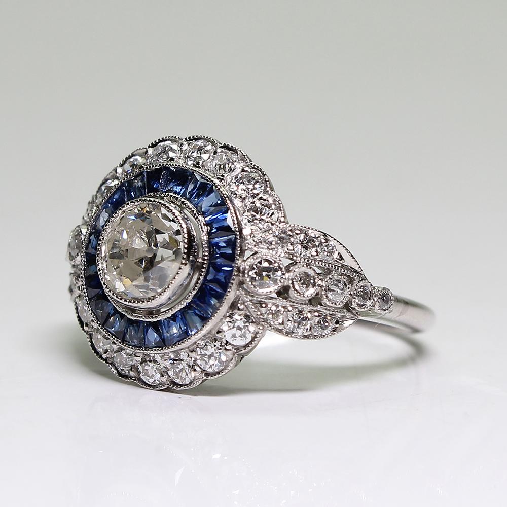 Contemporary Handmade Platinum 1.8 Carat Diamond and Sapphire Ring In New Condition In Miami, FL