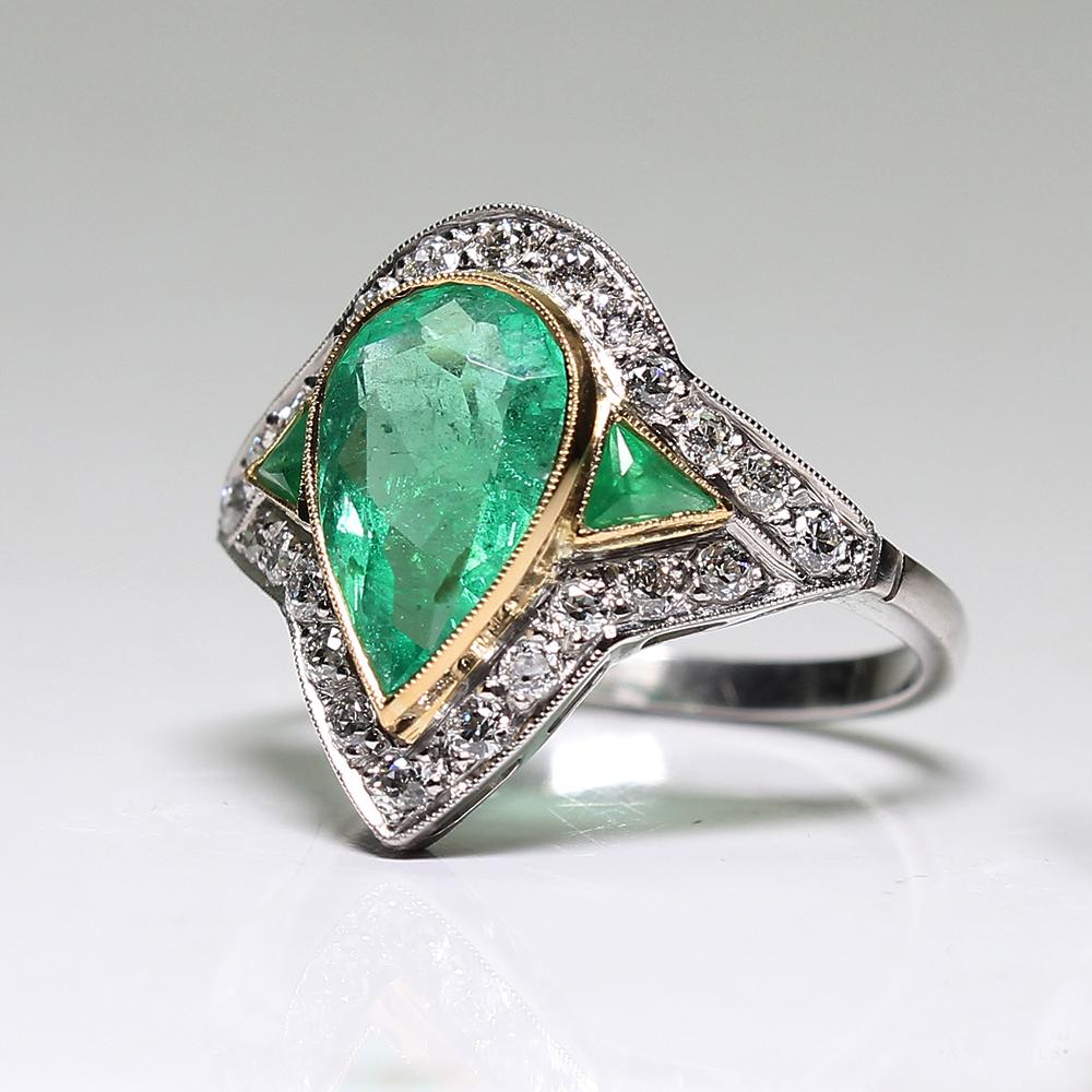 Women's or Men's Contemporary Handmade Platinum 1.86 Carat Emerald and Diamond Ring