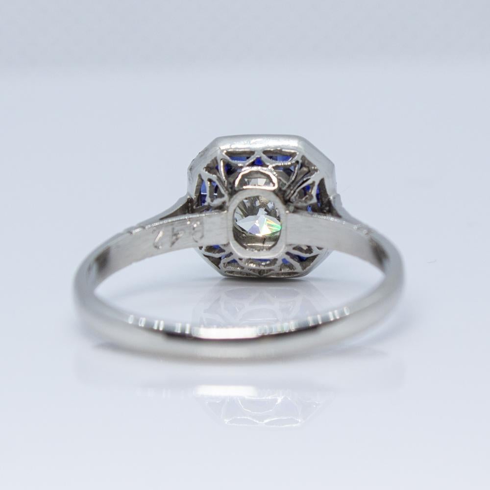Contemporary Handmade Platinum Diamond and Sapphire Ring (Art déco)