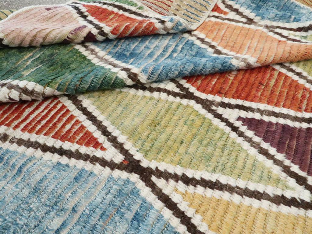 Zeitgenössischer handgefertigter türkischer Shag-Teppich in Zimmergröße im Angebot 2
