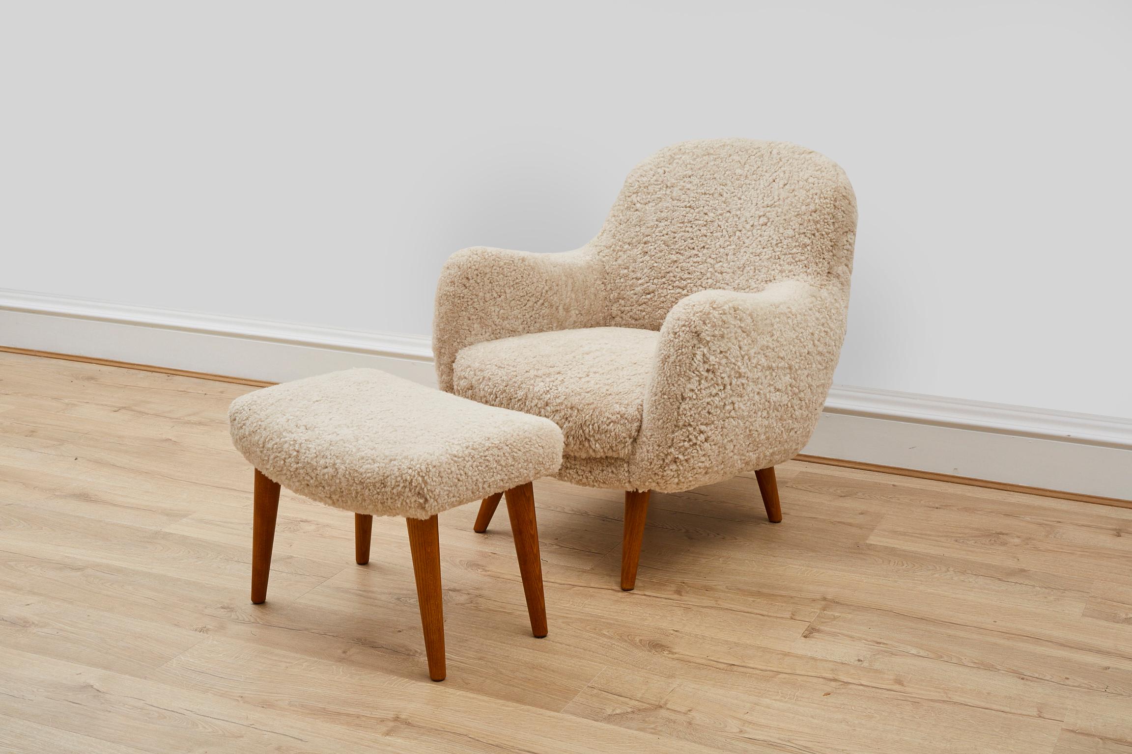 Modern Contemporary Handmade Sheepskin and Oak 'Teddy Bear' Tub Chair & Ottoman For Sale