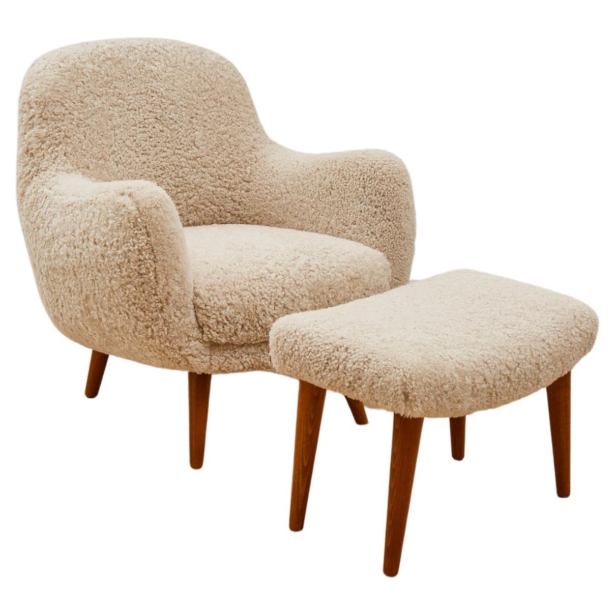 Contemporary Handmade Sheepskin and Oak 'Teddy Bear' Tub Chair & Ottoman For Sale