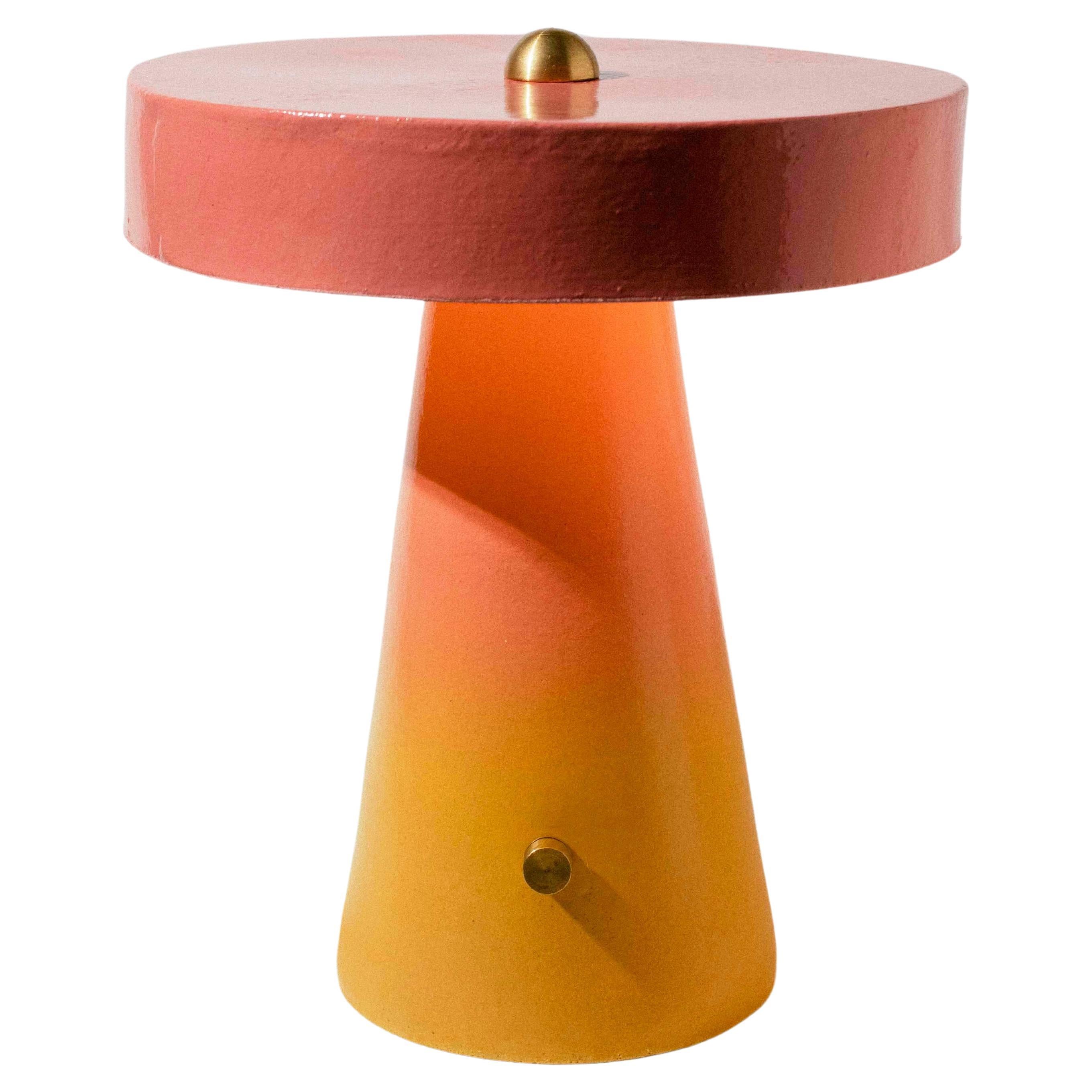 Lampada contemporanea in ceramica a raggiera fatta a mano di Streicher Goods