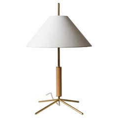 Lampe de table contemporaine faite à la main, tissu, laiton, Wood, par Mediterranean Objects