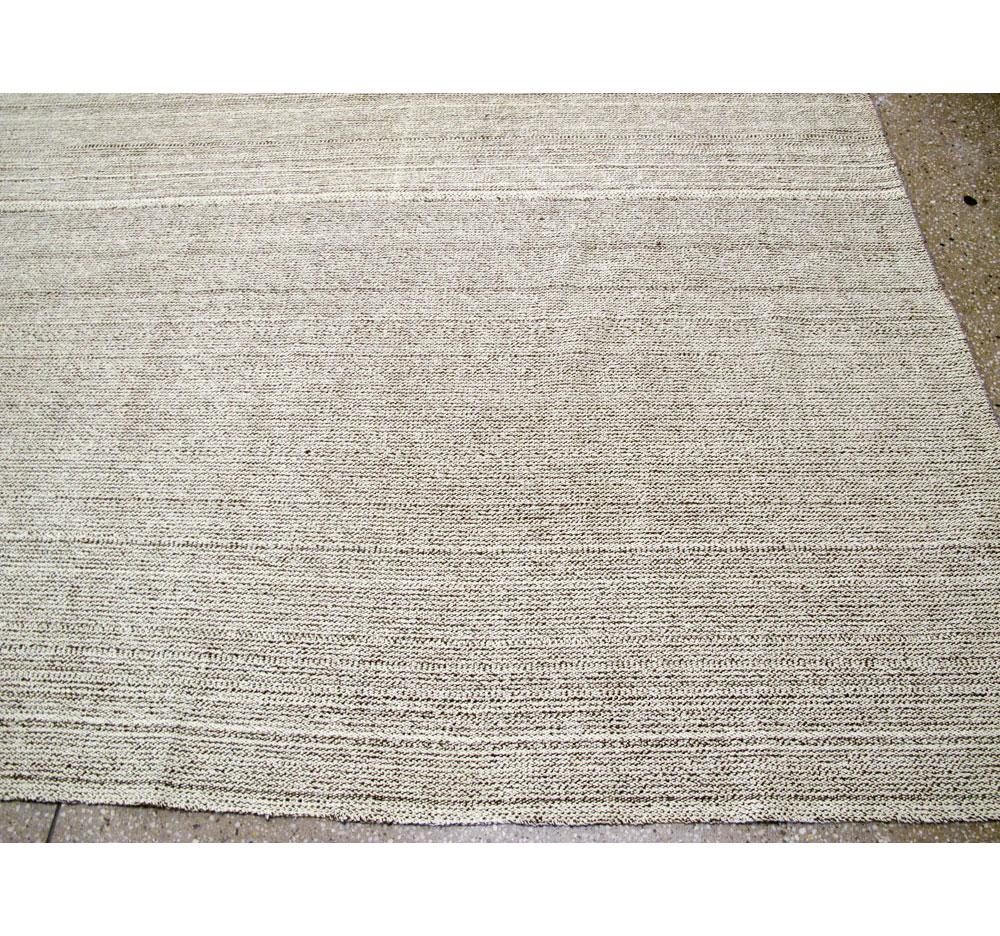 Contemporary Handmade Turkish Room Size Flat-Weave Rug in Beige and Brown For Sale 2