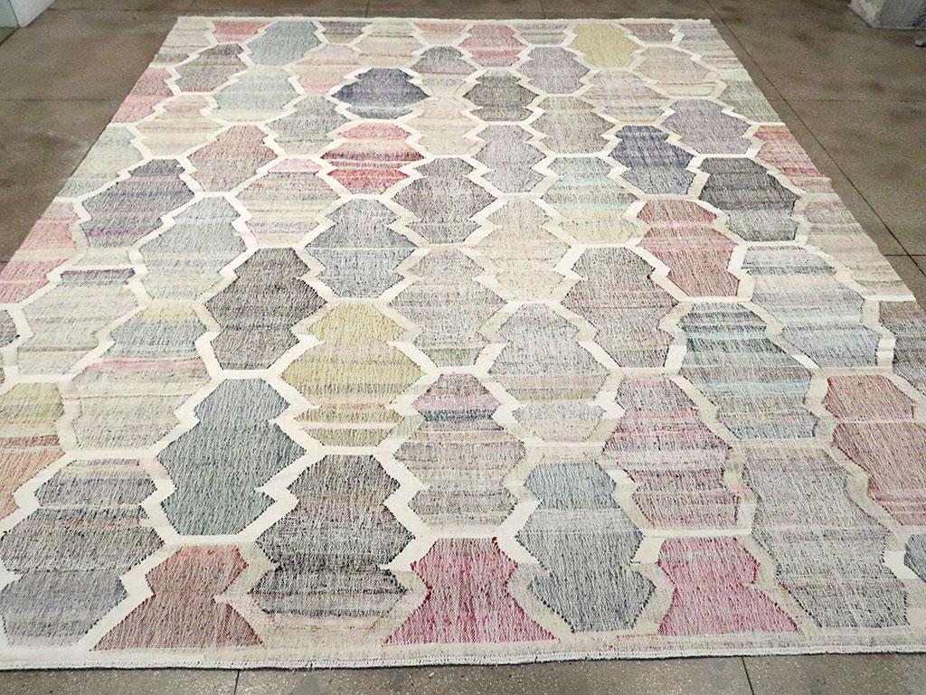 Turc Tapis Kilim turc contemporain à tissage plat fait main, de grande taille, pour une pièce en vente