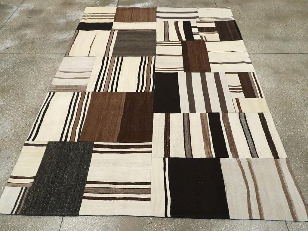 Contemporary Handmade Turkish Flatweave Kilim Accent Rug In New Condition In New York, NY