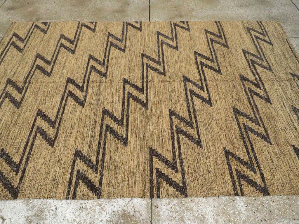 Wool Contemporary Handmade Turkish Flatweave Kilim Accent Rug For Sale