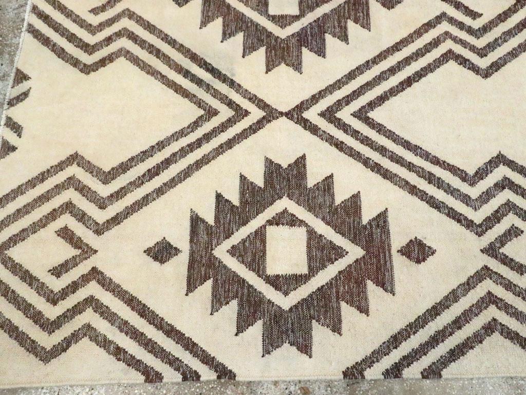 Contemporary Handmade Turkish Flatweave Kilim Accent Rug (21. Jahrhundert und zeitgenössisch) im Angebot