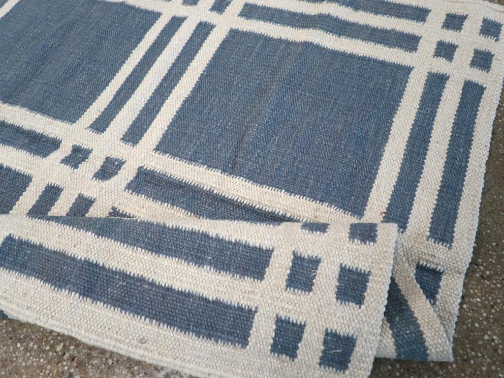 Alfombra de acento turca contemporánea de tejido plano Kilim hecha a mano Siglo XXI y contemporáneo en venta
