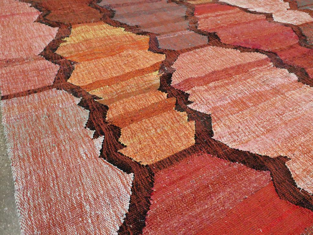 Zeitgenössischer handgefertigter großer geometrischer türkischer Flachgewebe-Kelim-Teppich in Zimmergröße (Handgewebt) im Angebot