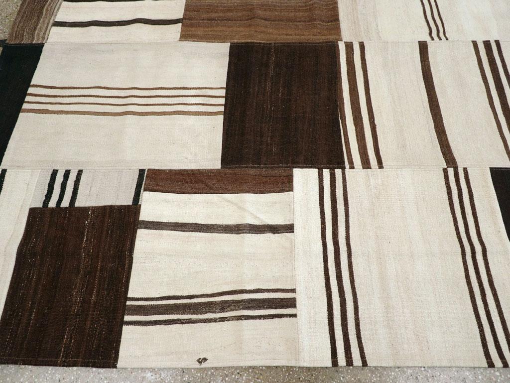 Alfombra Turca Contemporánea de Tejido Plano Kilim Estilo Patchwork Hecho a Mano Tamaño de la Habitación Siglo XXI y contemporáneo en venta
