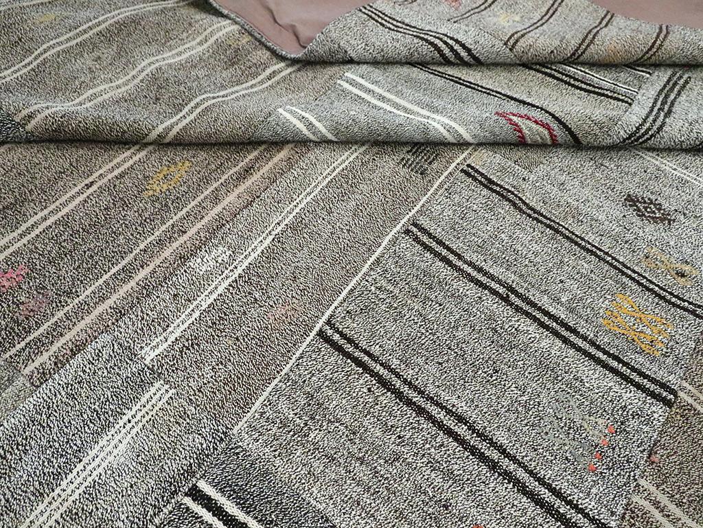 Contemporary Handmade Turkish Flatweave Kilim Room Size Carpet In Grey 4