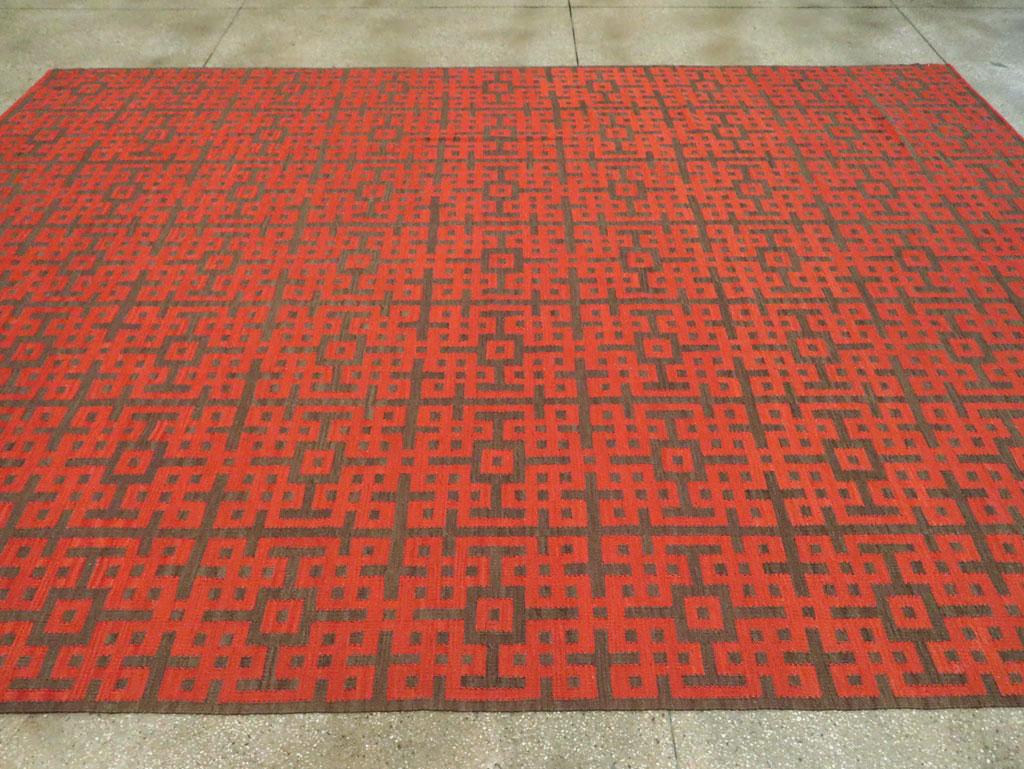 Zeitgenössischer handgefertigter türkischer Flachgewebe-Kelim-Teppich in Rot und Braun in Zimmergröße im Zustand „Neu“ im Angebot in New York, NY