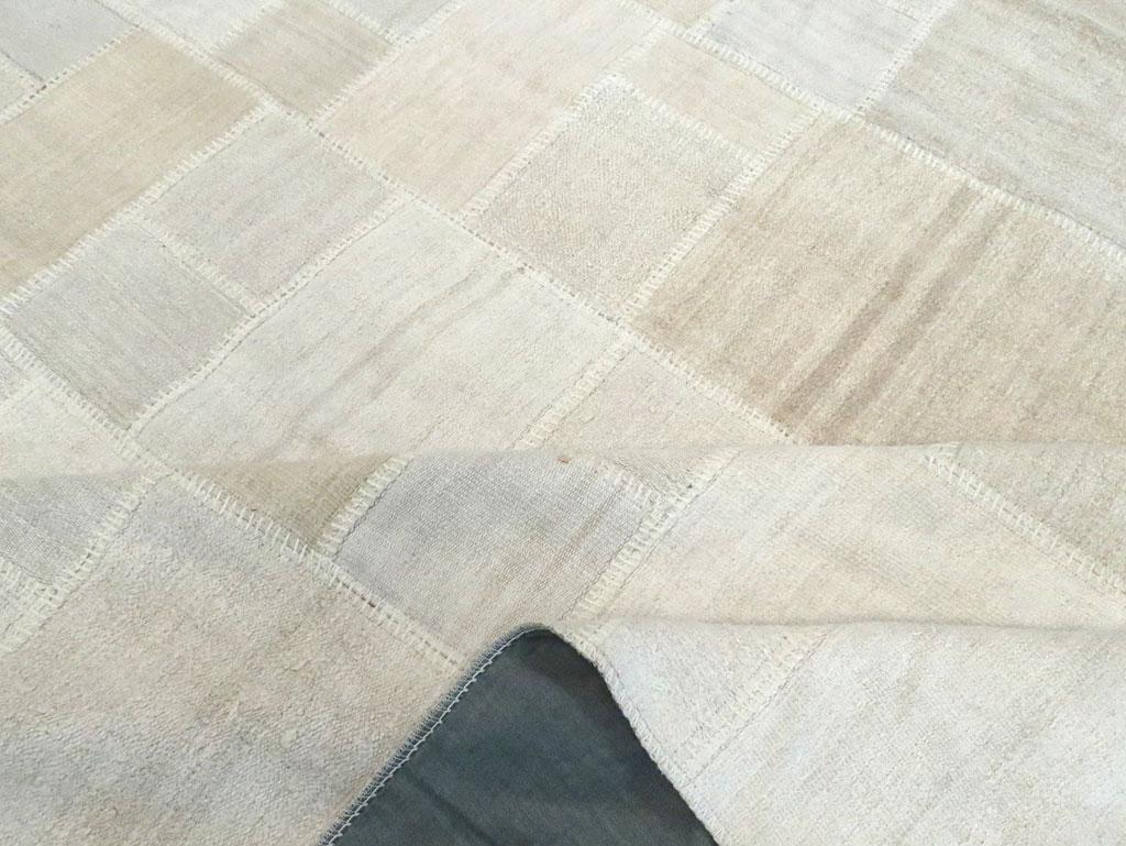 Alfombra turca contemporánea hecha a mano estilo patchwork de tejido plano Kilim Tamaño de la habitación en venta 1