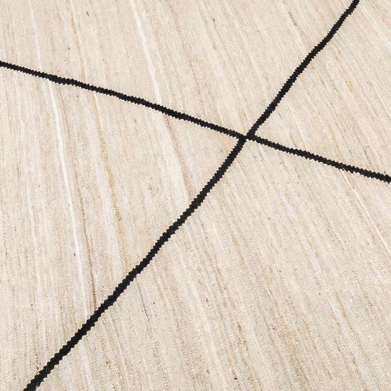 Contemporary Handmade Wool Kilim Beige and Black Rug. 4,00 x 3,00 m im Zustand „Neu“ im Angebot in MADRID, ES