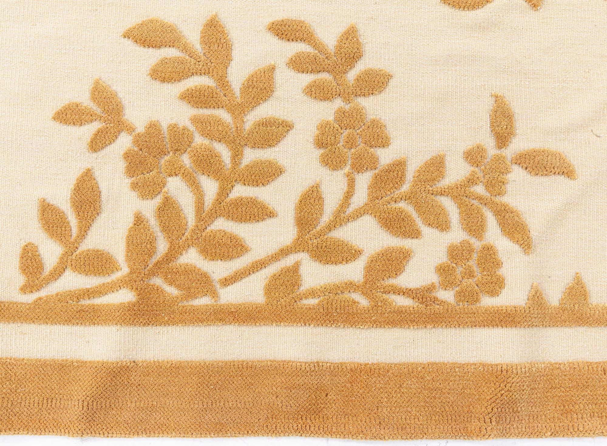 Tapis contemporain en laine fait main, marron et orange, par Doris Leslie Blau.
Taille : 9'0