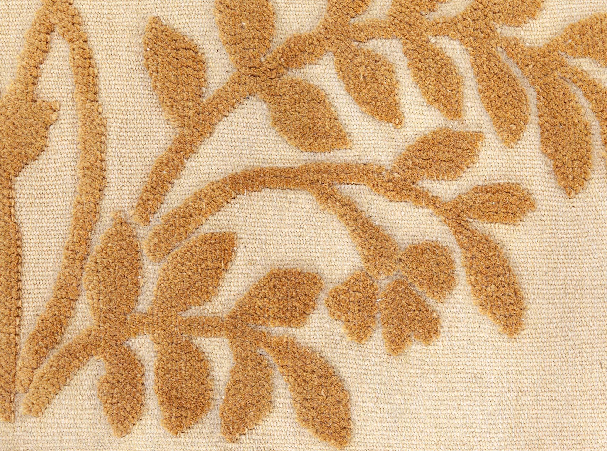 XXIe siècle et contemporain Tapis contemporain en laine fait à la main marron et orange par Doris Leslie Blau en vente
