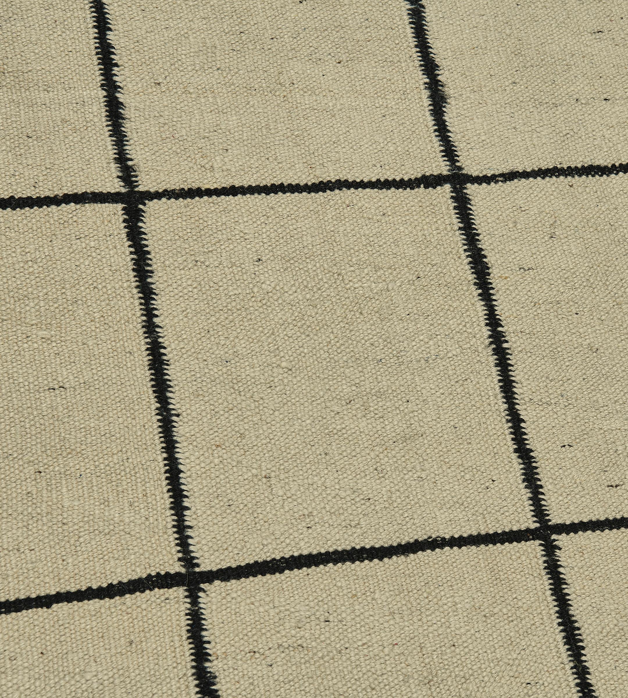 Hand-Woven Contemporary Handwoven Hemp Windowpane Flatweave Rug For Sale