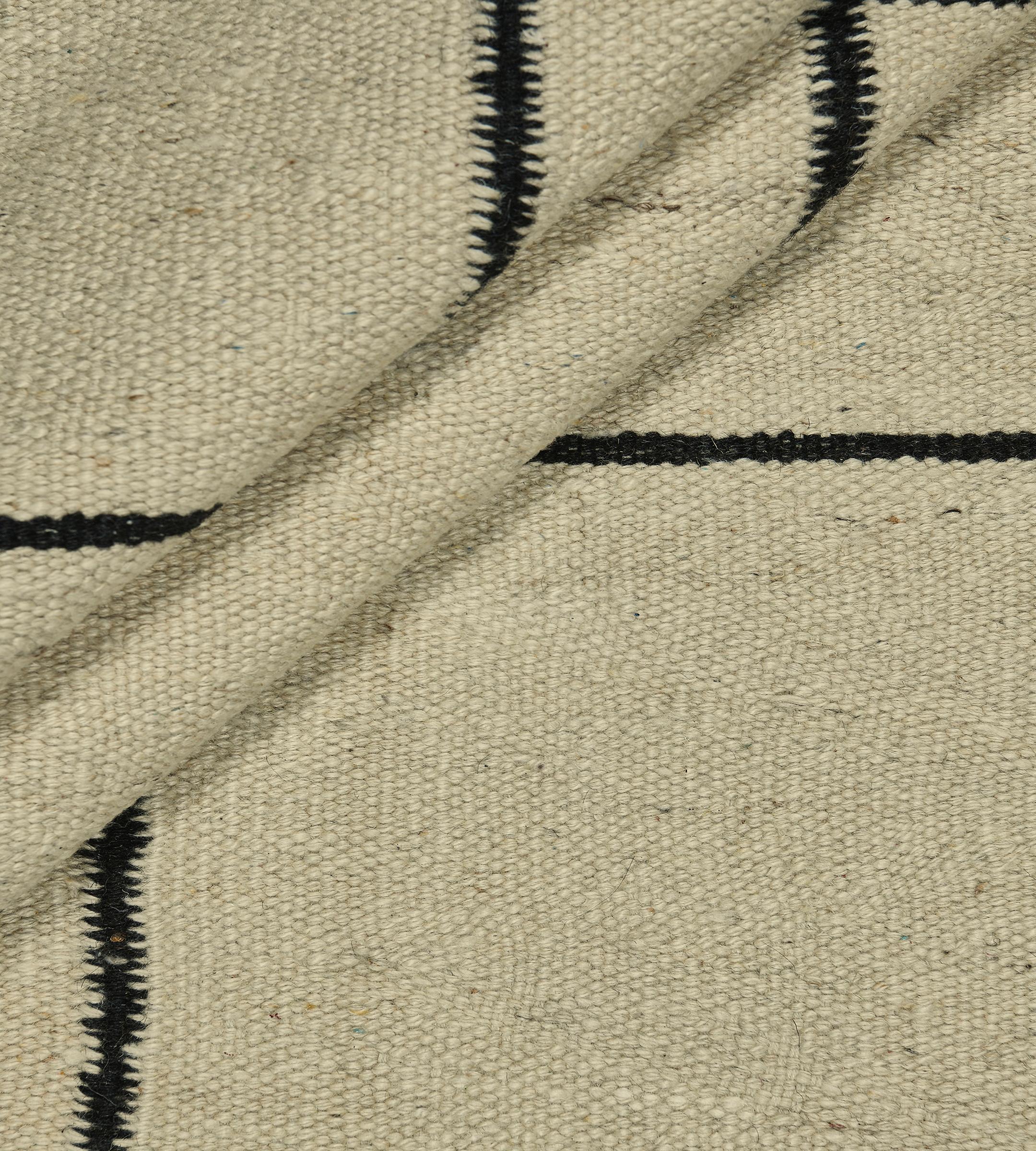 Contemporary Handwoven Hemp Windowpane Flatweave Rug For Sale 2