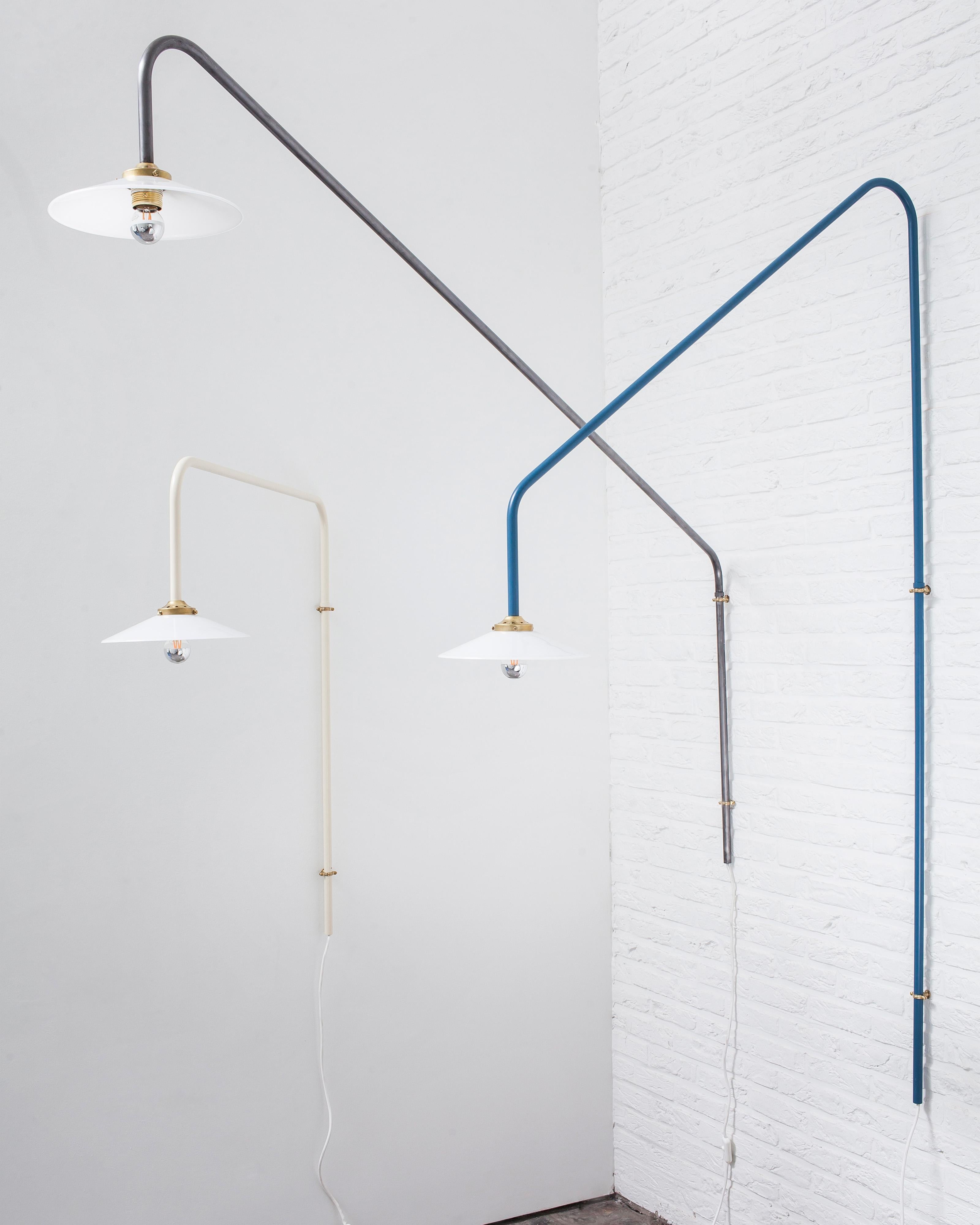 Organico moderno Lampada a sospensione contemporanea N°4 di Muller Van Severen x Valery Objects, nero in vendita
