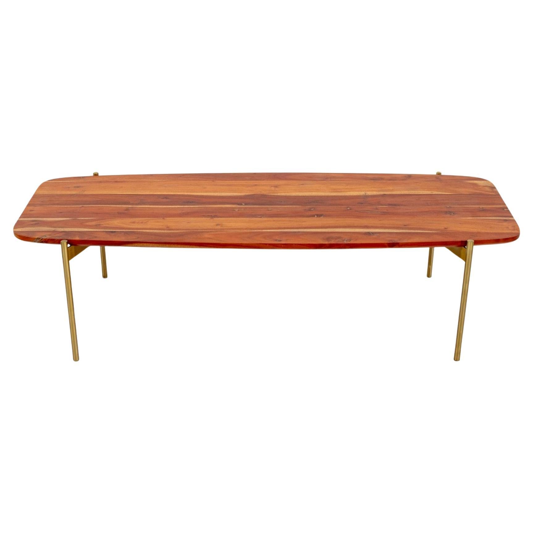 Table basse contemporaine en bois dur