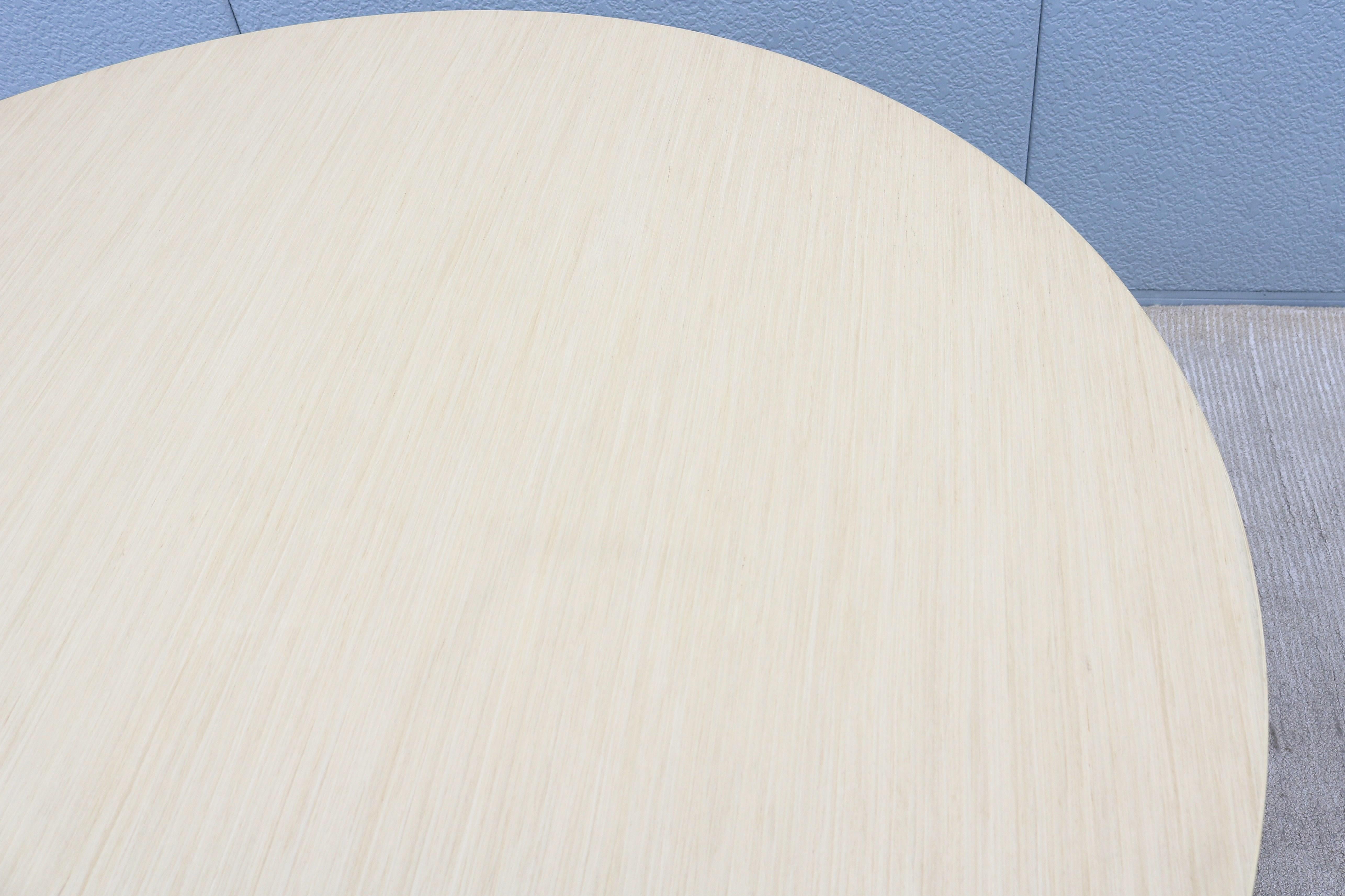 Table de conférence/café contemporaine Haworth Jive 48 in Round Veneer Top en vente 6