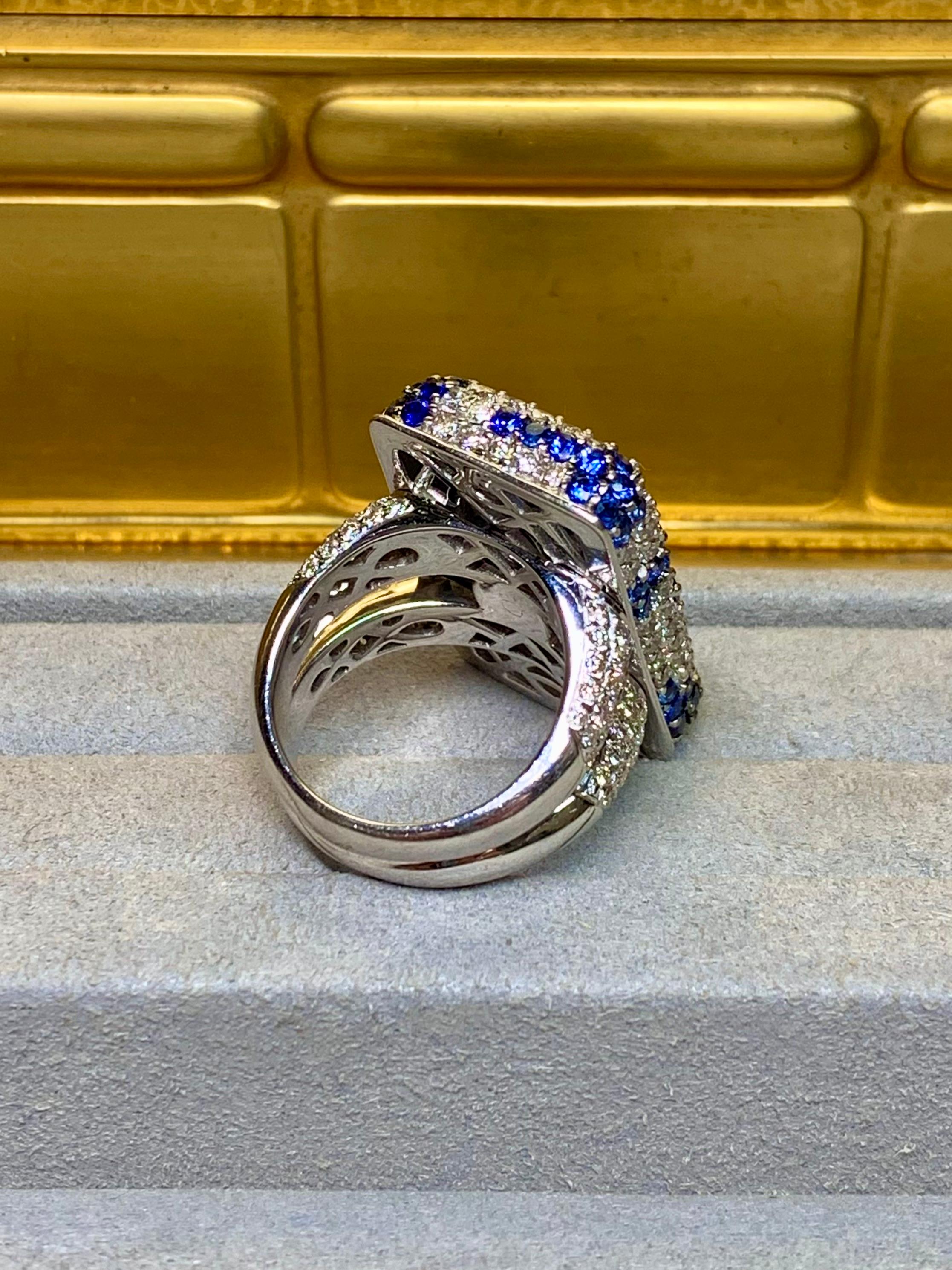 Contemporary Heavy 18K Pavé Diamond Sapphire Rectangular Cushion Cocktail Ring In Good Condition For Sale In Winter Springs, FL