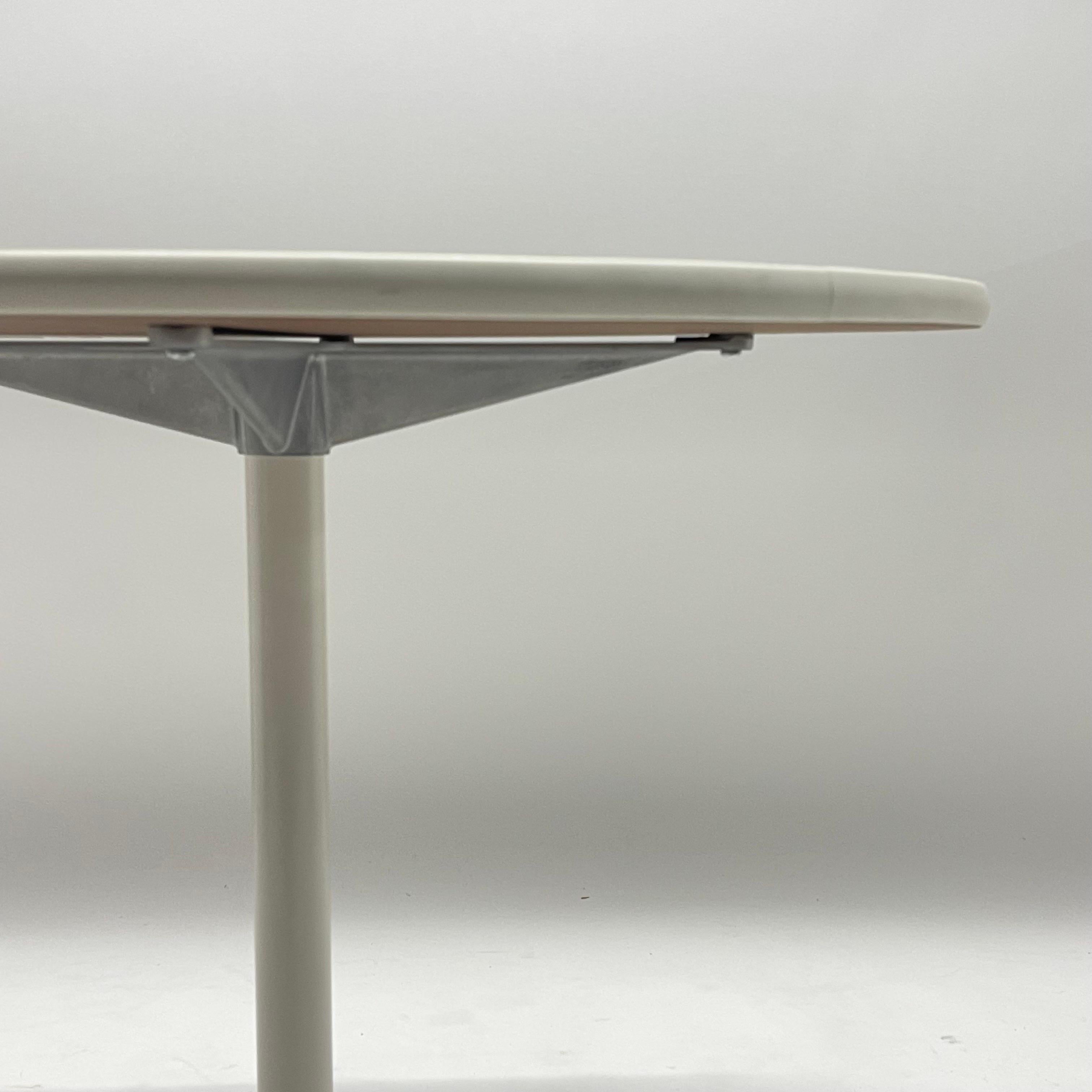Zeitgenössischer Herman Miller Eames-Esstisch aus Aluminium, USA, ca. 2000er Jahre (Poliert) im Angebot
