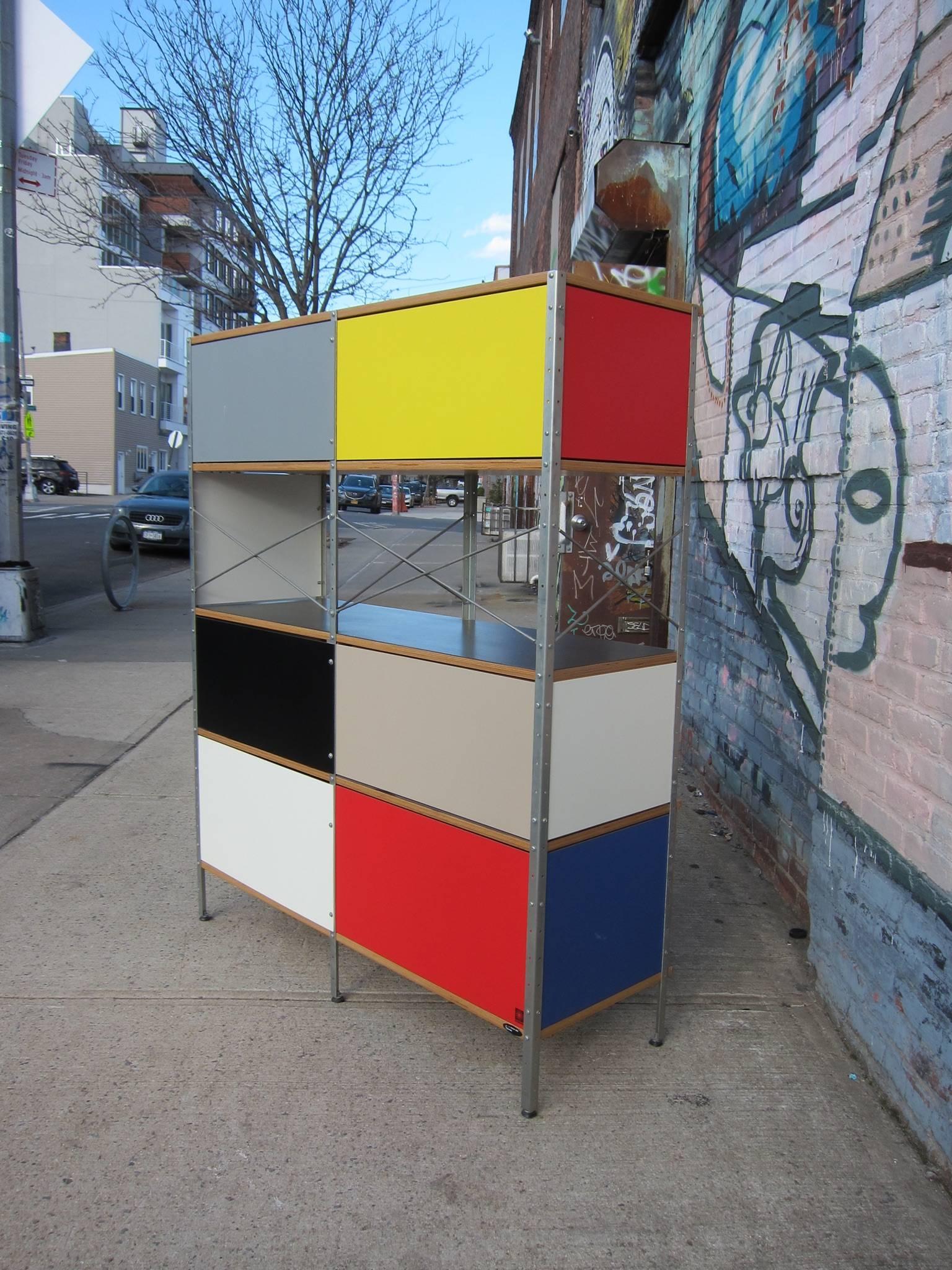 Herman Miller Eames ESU in Primary Colors In Good Condition In Brooklyn, NY