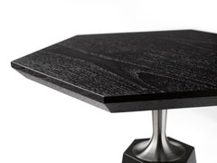 Contemporary Hex Beistelltisch aus Schwarznuss und bearbeitetem Edelstahl