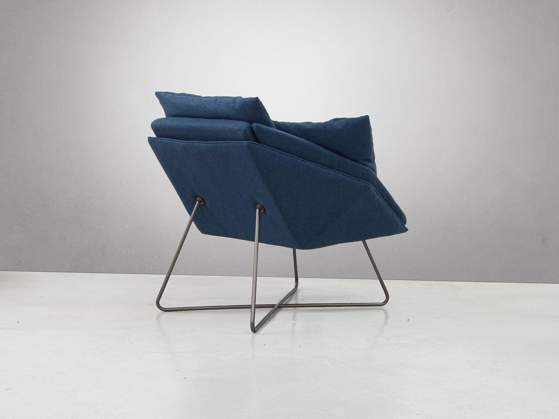Sudamericano Poltrona esagonale contemporanea, design brasiliano di Arthur Casas in vendita