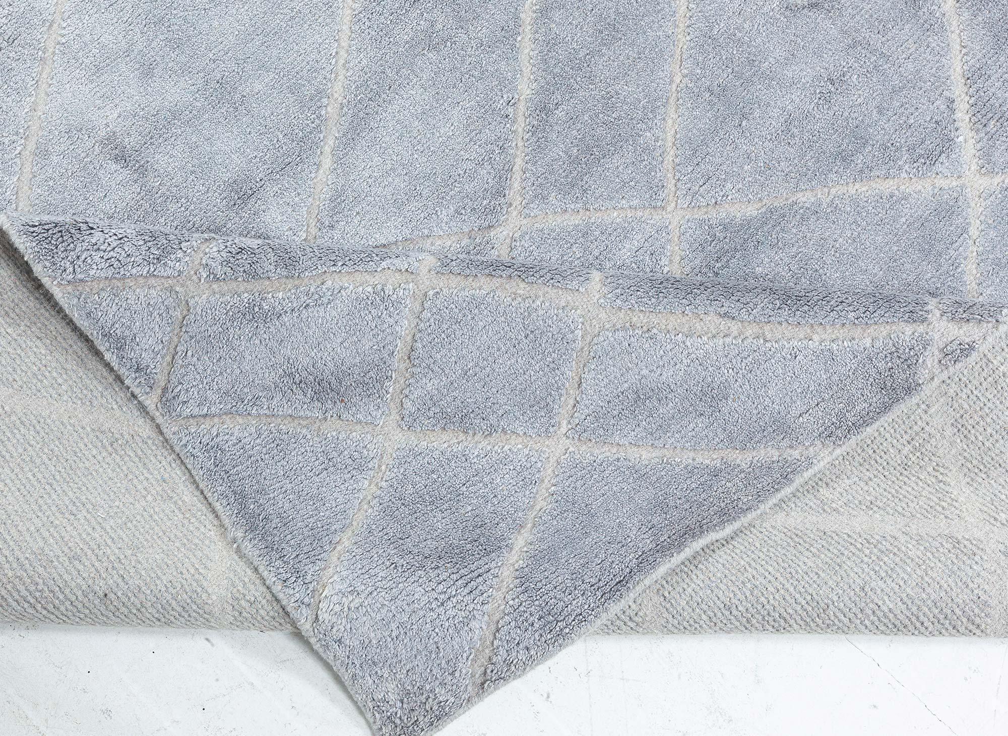 Alfombra Contemporánea Diamante Gris Alta y Baja de Doris Leslie Blau Marroquí en venta