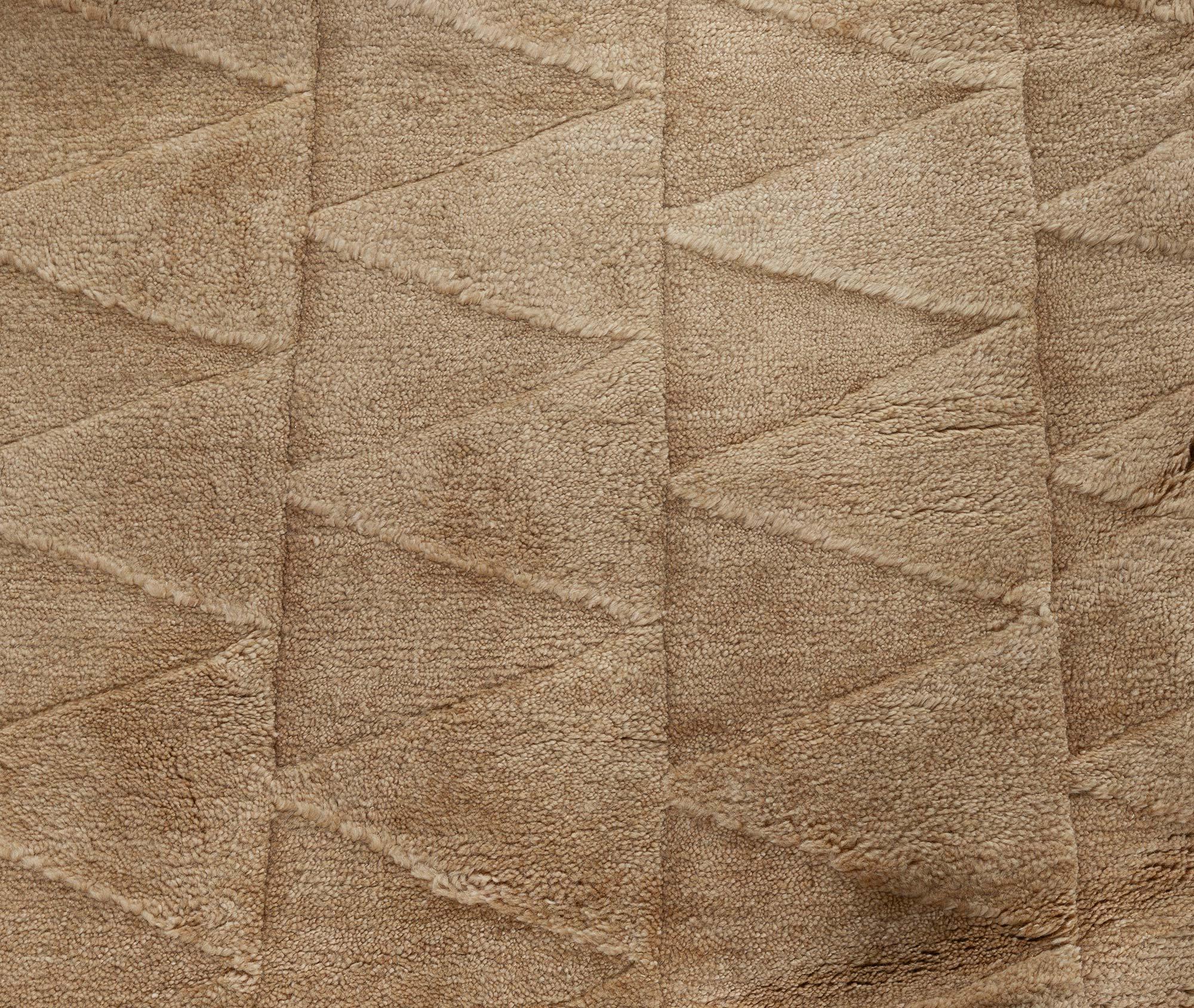 Contemporary High-low knotted Rug von Doris Leslie Blau (Indisch) im Angebot