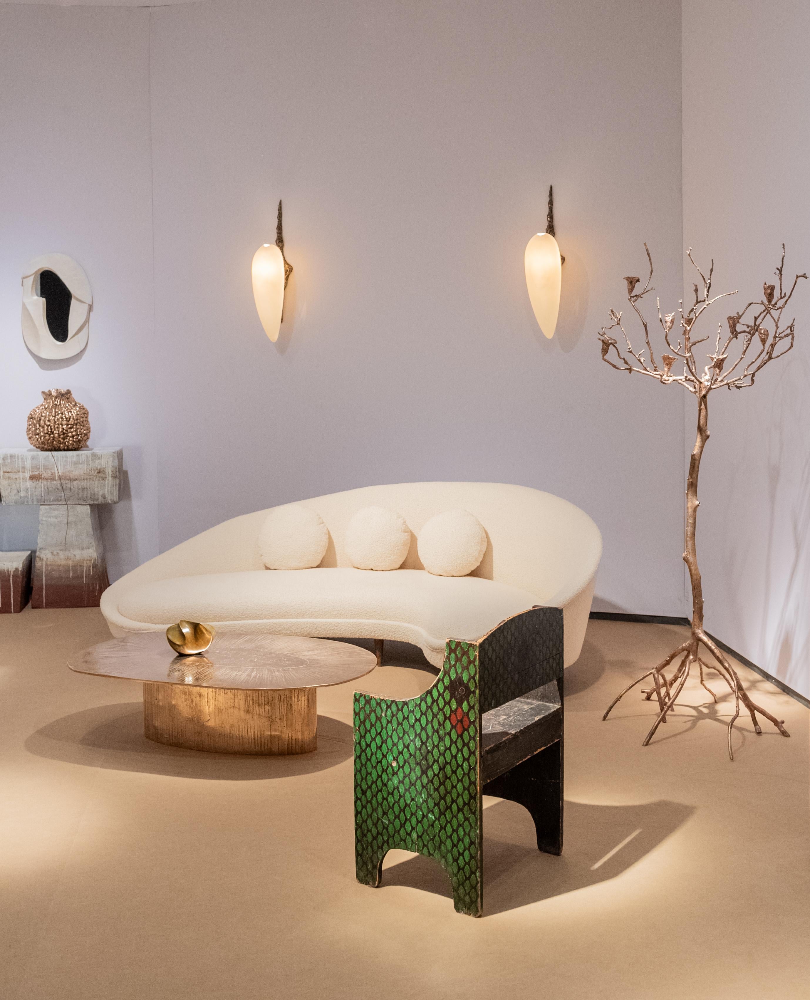 Bonze coffee table 'Radiant' by Colo studio, 2022
Material: Bronze, golden polish
Dimensions: H 33 x 119 x 72 cm
Year: 2022

Limited and numbered edition of 8 pieces + 4 AP, handmade in France.

- Bespoke dimensions upon request.

The high-polished
