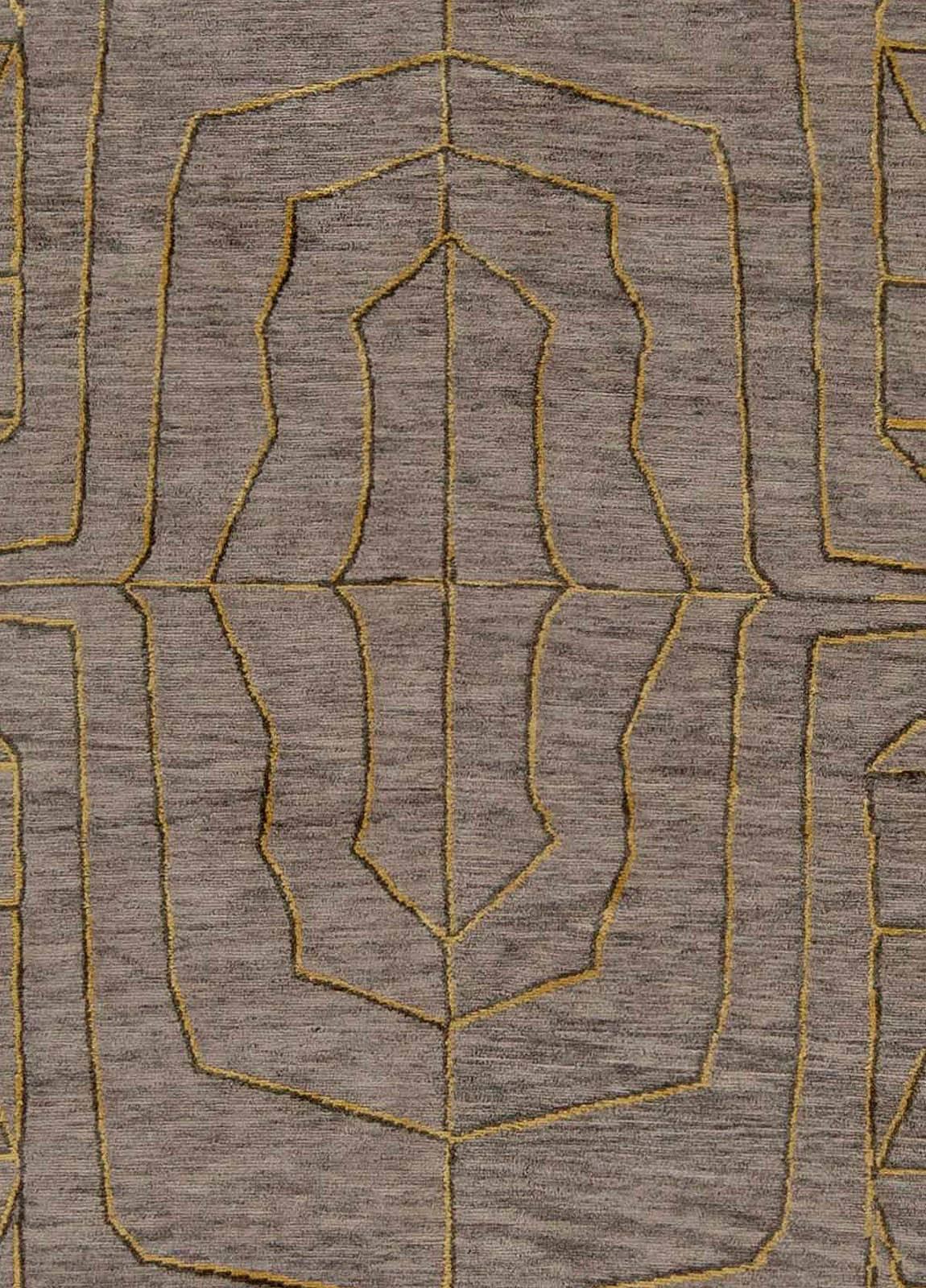 Contemporary hive grey and gold rug by Kim Alexandriuk for Doris Leslie Blau.
Size: 10'0