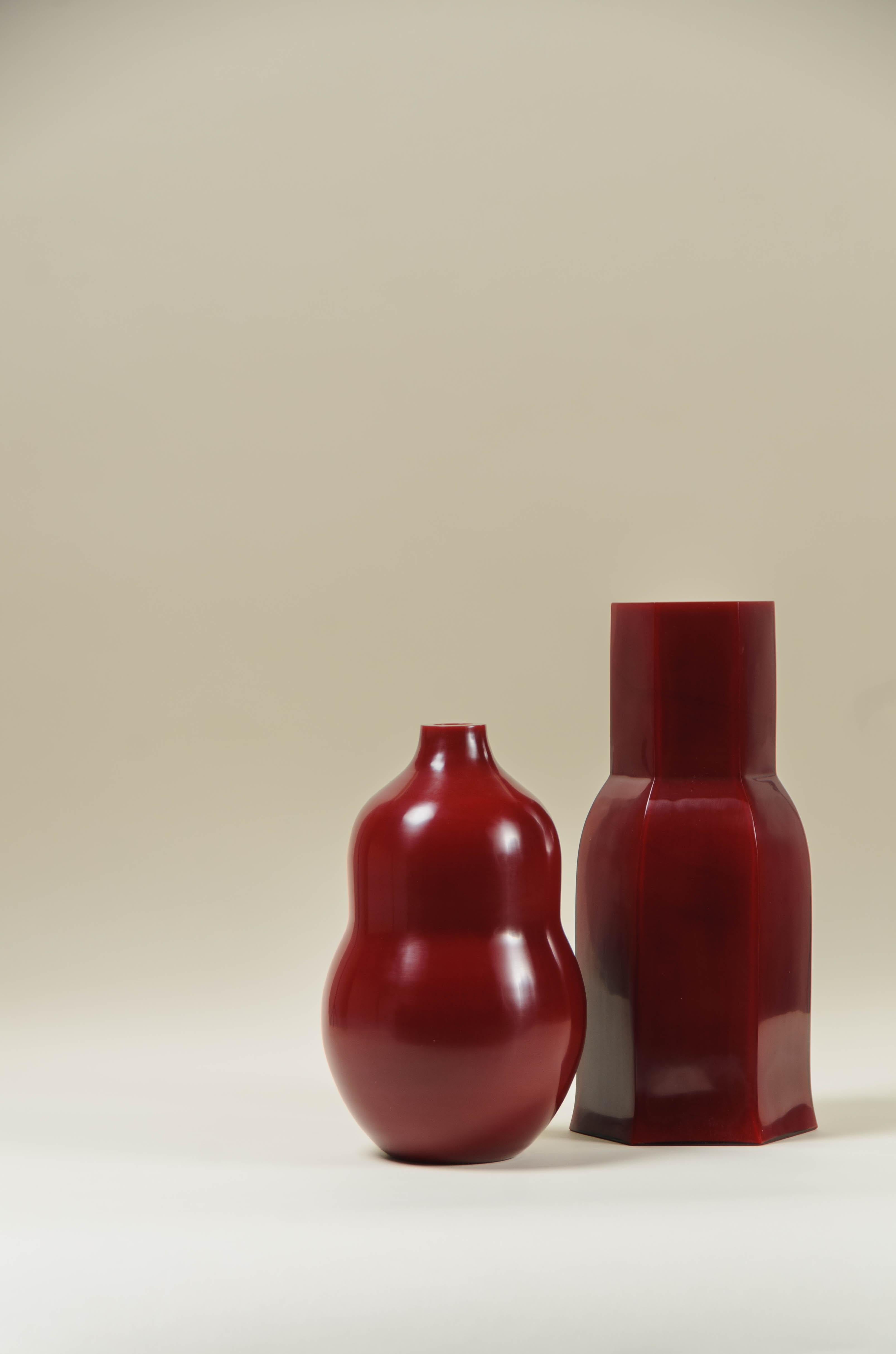 Hand-Carved Contemporary Hoof Vase in Raspberry Peking Glass by Robert Kuo, Limited Edition For Sale