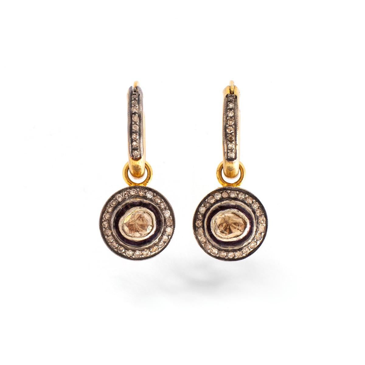 Taille rose Boucles d'oreilles indiennes contemporaines en or jaune et argent avec diamants en vente