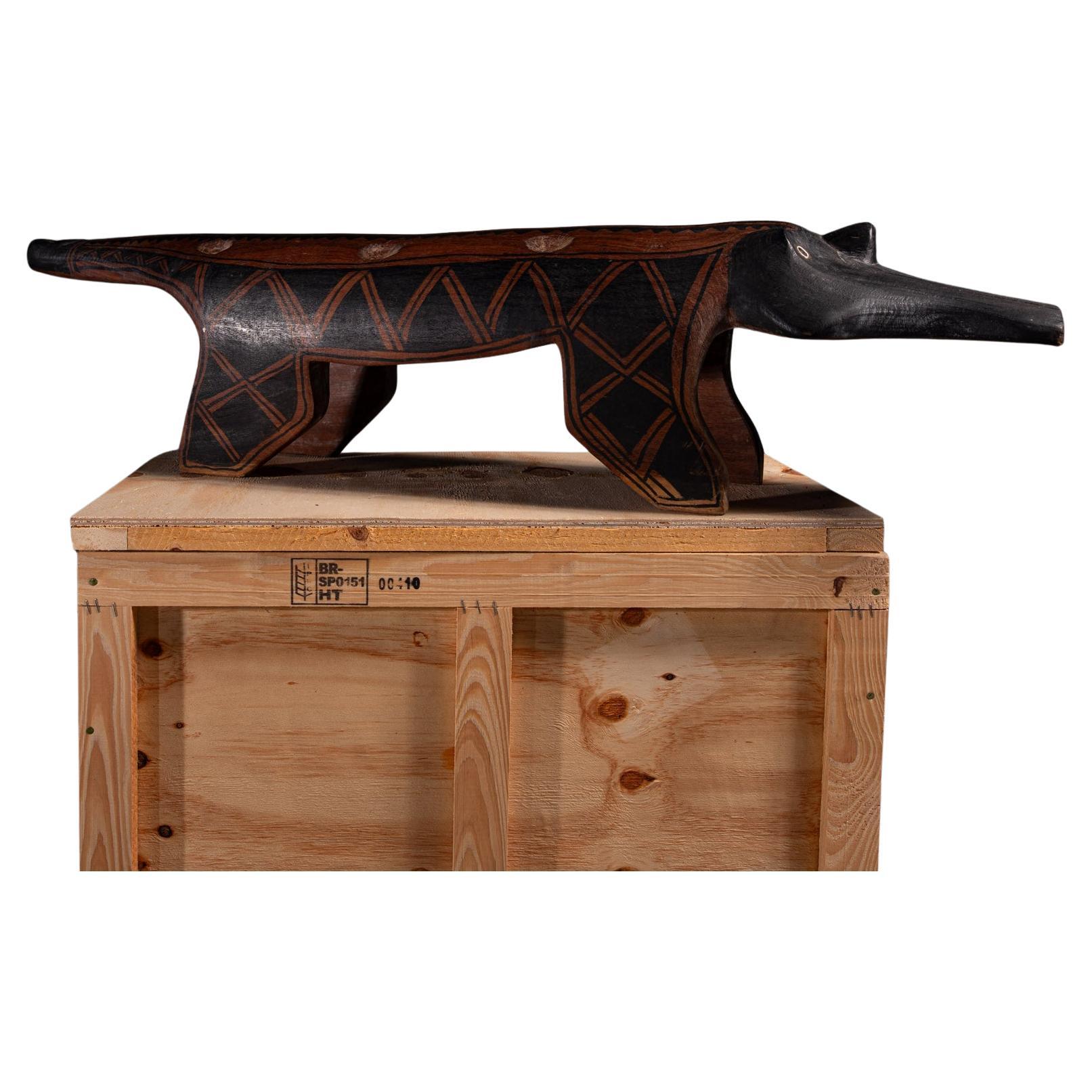 Art indigène contemporain. Turuza Wauja. Banc sculptural Kamalu Hai, 2021 en vente