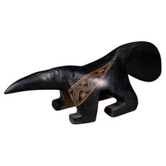 Contemporary indigenous art. Turuza Wauja. Sculpture "Tamanduá Noir", 2022.