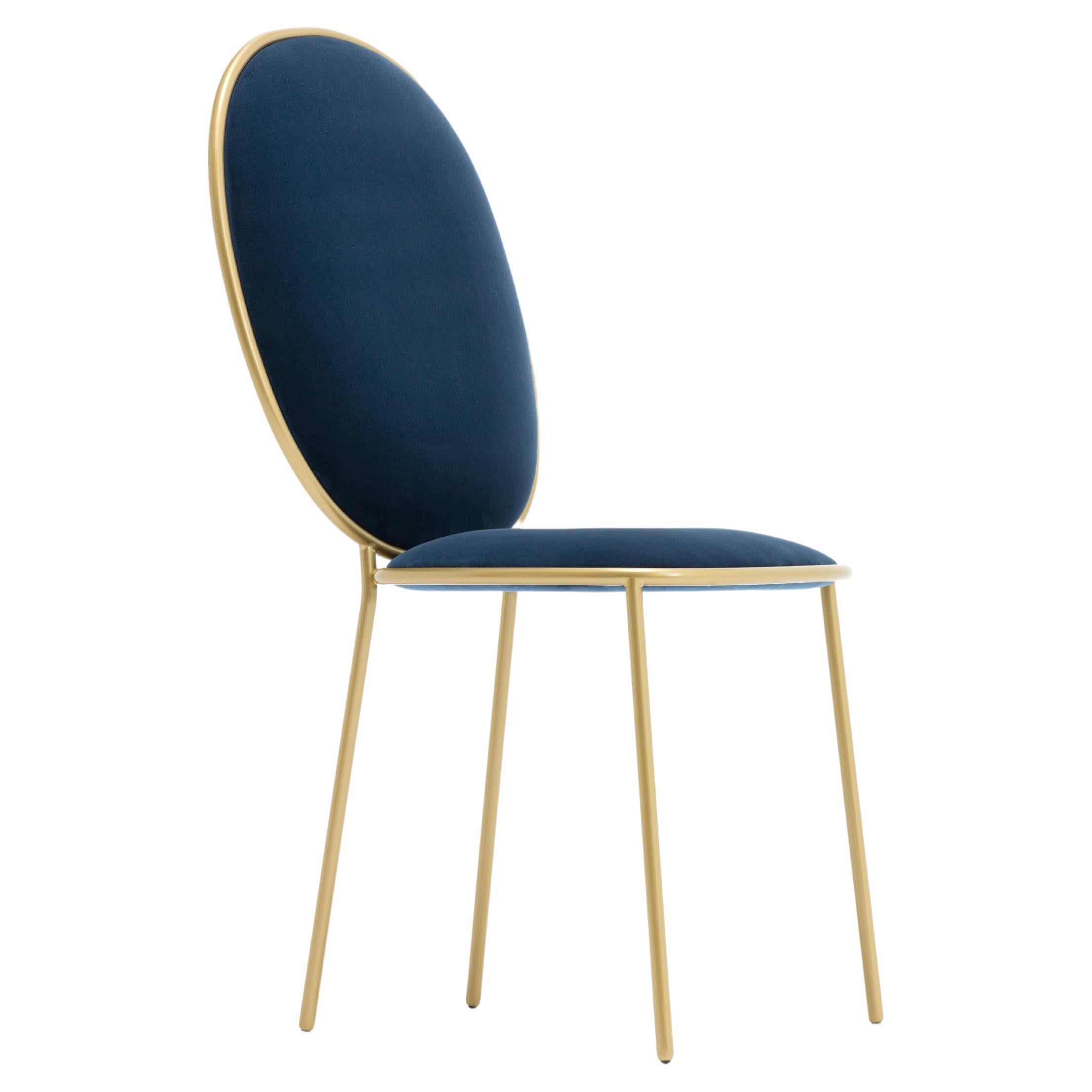 Chaise de salle à manger contemporaine tapissée en velours bleu indigo, Stay par Nika Zupanc en vente
